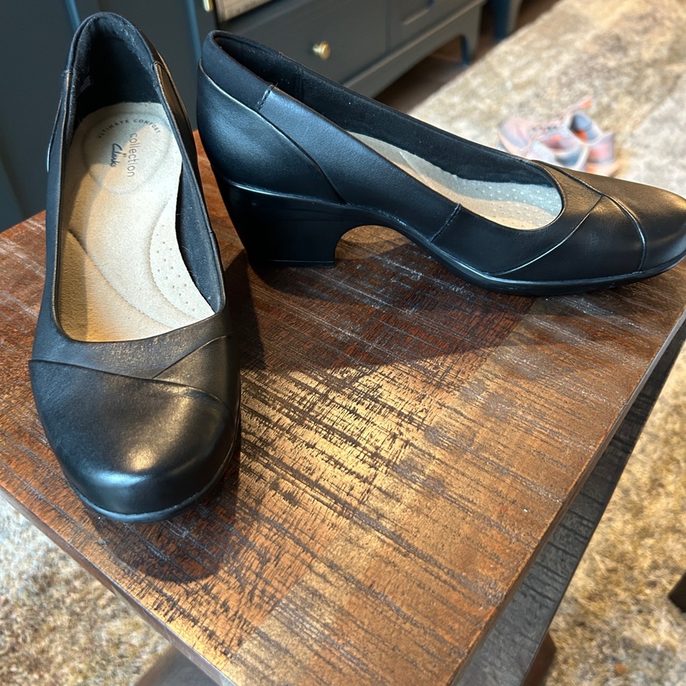 Clarks Black Leather Heels - Picture 5 of 7
